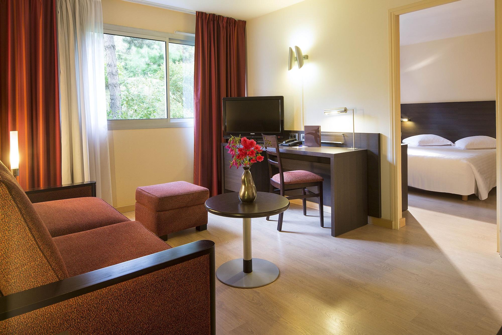 Oceania Quimper Hotel Bagian luar foto