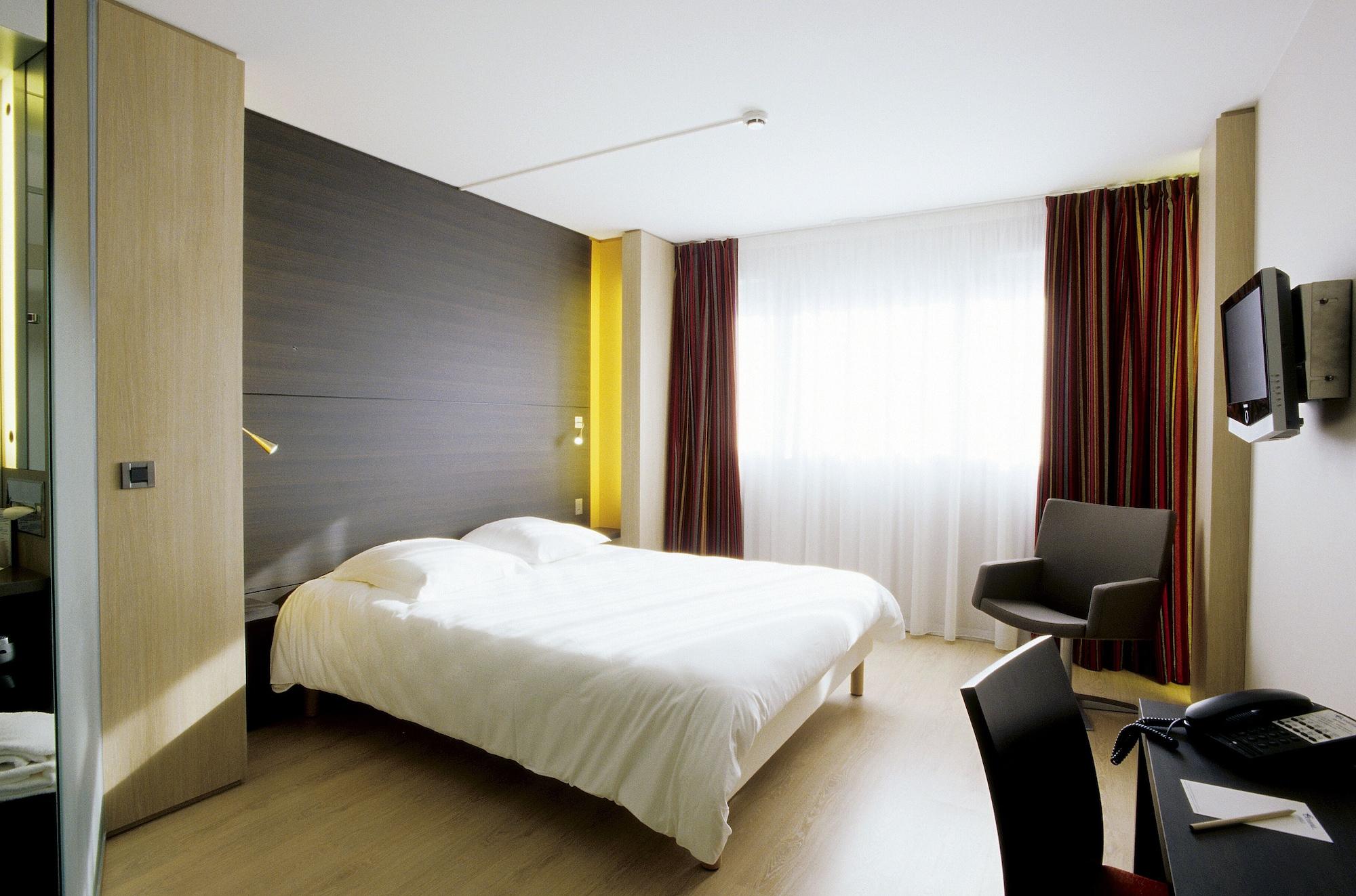 Oceania Quimper Hotel Bagian luar foto