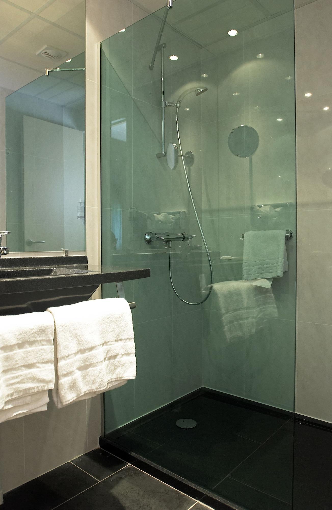 Oceania Quimper Hotel Bagian luar foto