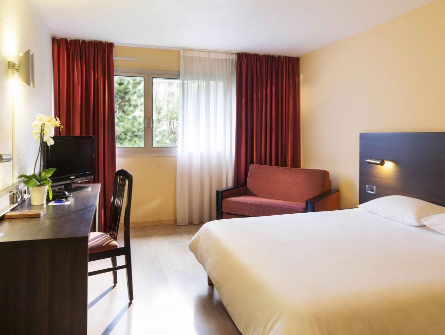 Oceania Quimper Hotel Bagian luar foto