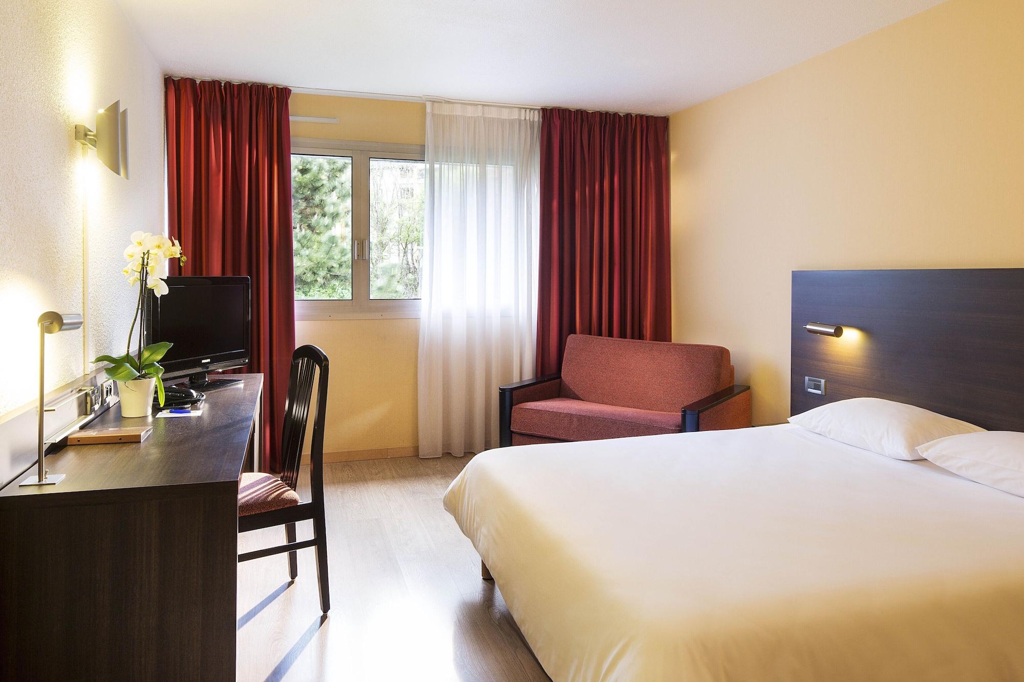 Oceania Quimper Hotel Bagian luar foto